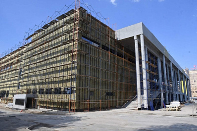 В Самаре новогоднюю ель установят в строящемся здании Дворца спорта