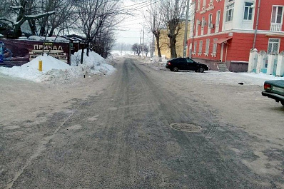 В Тольятти водитель Лады сбил двух пешеходов и скрылся с места аварии