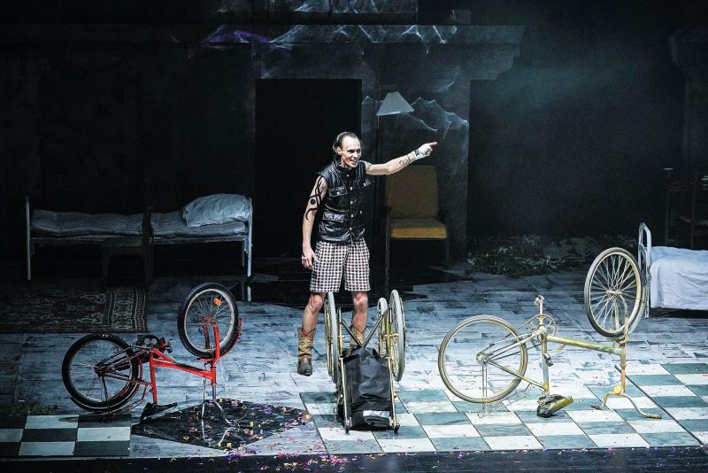 Премьера, в которой... В Самаре представили первую театральную версию бестселлера Мариам Петросян