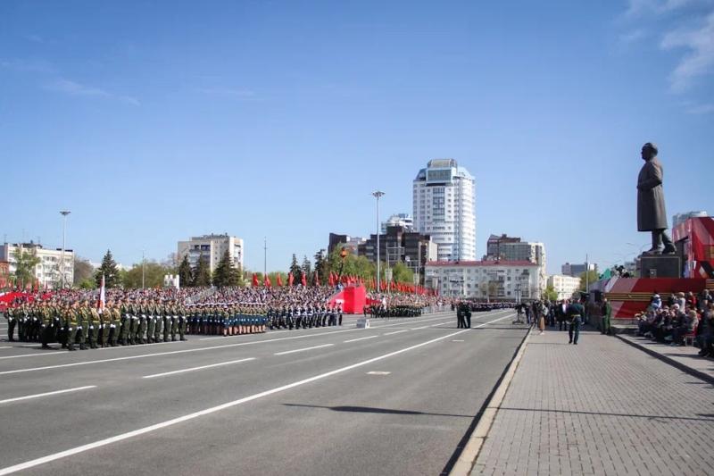 Зажжение Вечных огней, военный Парад, большой концерт и пилотажная группа "Русь": Самарская область встречает 80-летие Победы