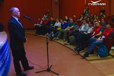 Летчик-космонавт Юрий Усачев встретился в Самаре с финалистами Всероссийской олимпиады