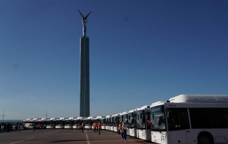 Под аплодисменты: 50 новых автобусов выходят на улицы Самары