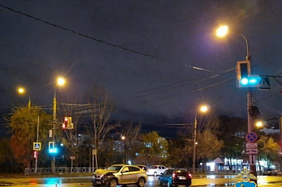 В Самаре на Партизанской водитель BMW пролетел на "красный" и въехал в такси