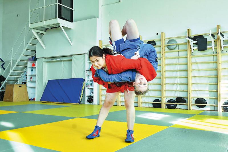 "Золотые" девушки: на Кипре прошли чемпионат и первенство Европы по спортивному и боевому самбо