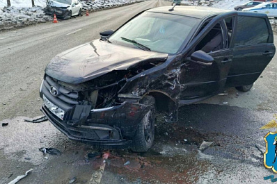 В Тольятти 9 февраля водитель "Гранты" влетел в "Тойоту" и погиб