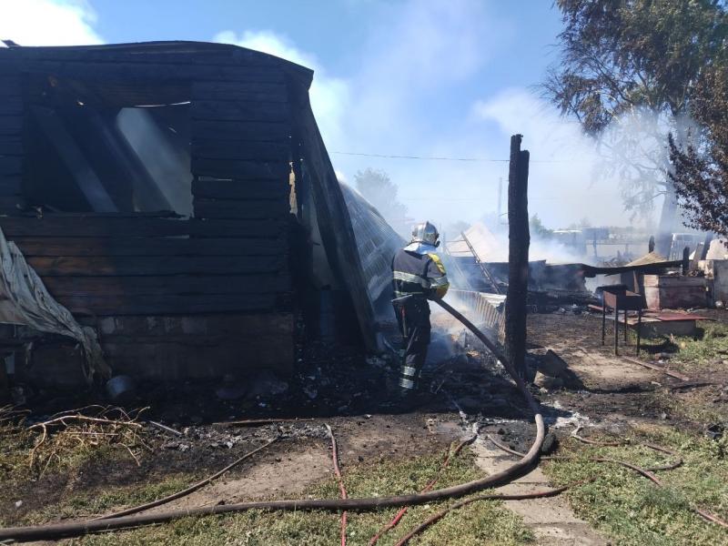 В Самарской области загорелся частный дом на 150 "квадратах"