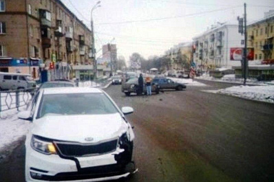 В Самаре на ул. Гагарина молодой парень на «Гранте» не пропустил иномарку