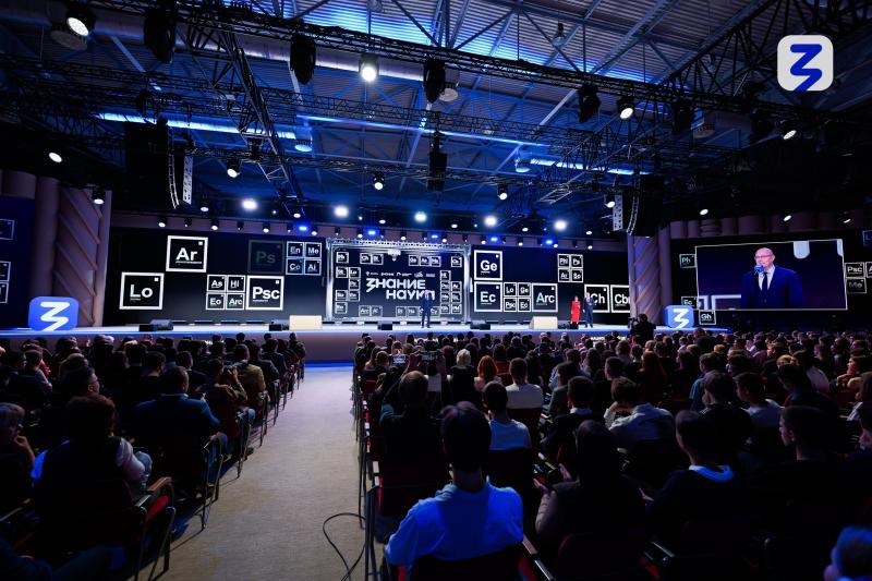 Талантливая старшеклассница из Самарской области приняла участие в просветительском марафоне "Знание.Наука"