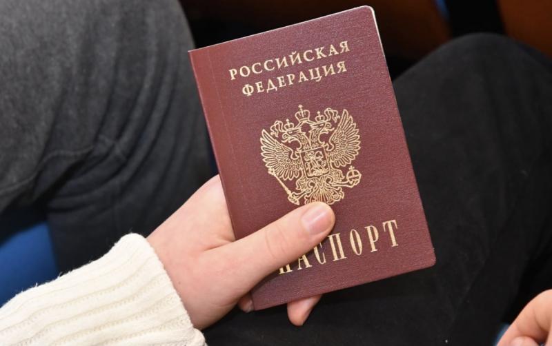 Жители Украины смогут получать российские паспорта по упрощенной схеме