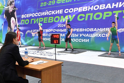 В Самаре проходят всероссийские соревнования по гиревому спорту