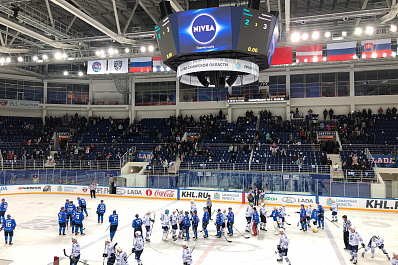 Хоккейная «Лада» уступила владивостокскому «Адмиралу» в домашнем матче