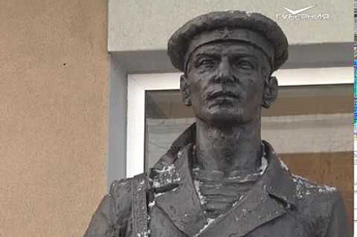 Возле ОДО восстановили 4 скульптуры