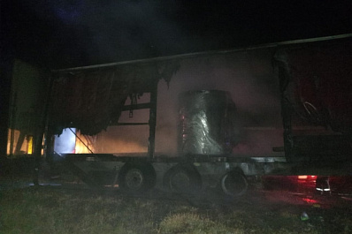 На трассе в Самарской области загорелась фура