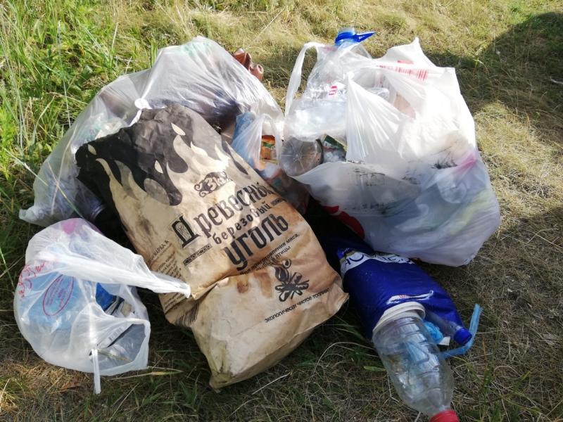 Несколько мешков "добычи" удалось собрать на рыбалке жительнице Сызрани