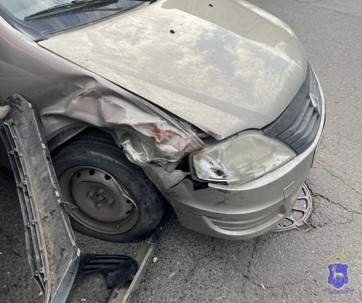 В тольяттинском дворе иномарка сбила подростка