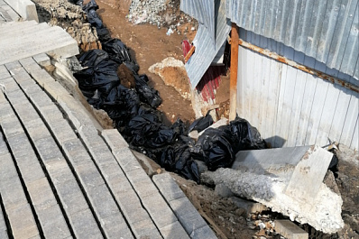 В Самаре подрядчик восстановит разрушенную плитку тротуара у школы на Пятой просеке