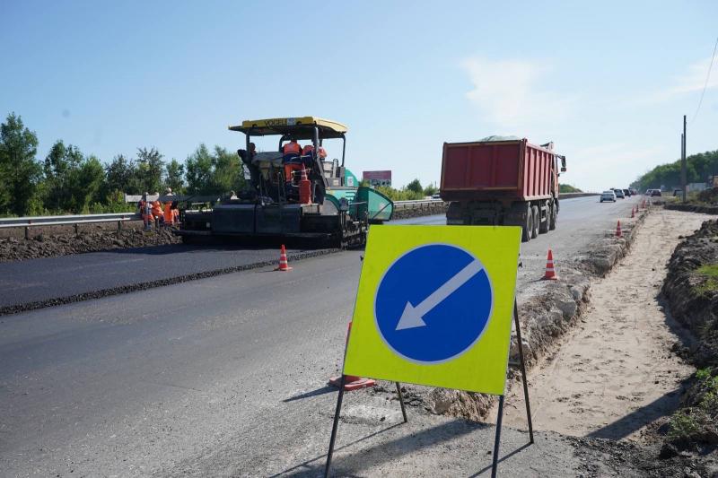 Дмитрий Азаров проинспектировал дорожный ремонт на участке автодороги Самара-Бугуруслан