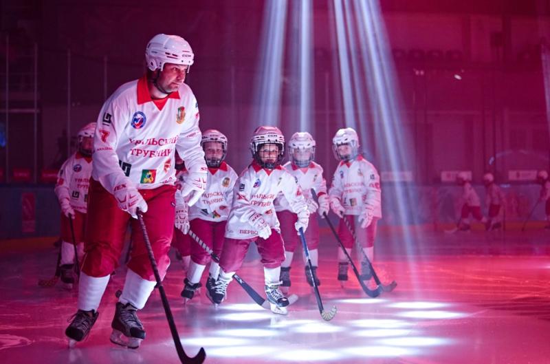В Свердловской области стартовал Кубок Губернатора по мини-хоккею с мячом