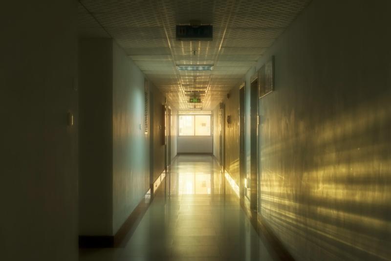 "Он агрессивный, взгляд невменяемый": самарца, угрожавшего соседям ножом, могут снова отпустить из психдиспансера домой