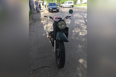 В Самаре мотоциклист без прав врезался в столб и попал в больницу