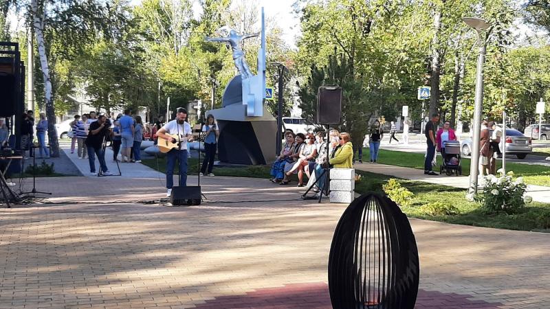 В Новокуйбышевске в сквере имени Грушина прошел первый концерт авторской песни