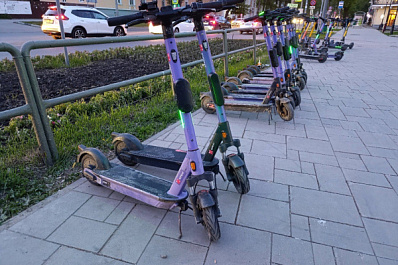 Опрос: треть россиян выступают за сдачу специального теста на знание ПДД для самокатчиков