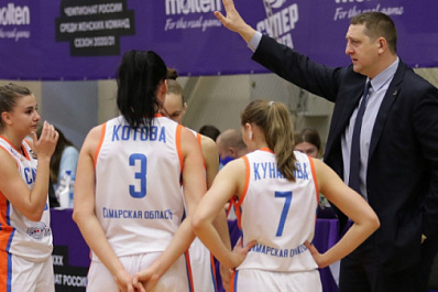 Самарские баскетболистки одержали победу над питерскими "медведями" 