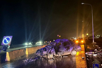 В Тольятти водитель на "Гранте" врезался в бетонный блок и погиб