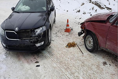 В Кинеле женщина выехала на "встречку" и устроила ДТП