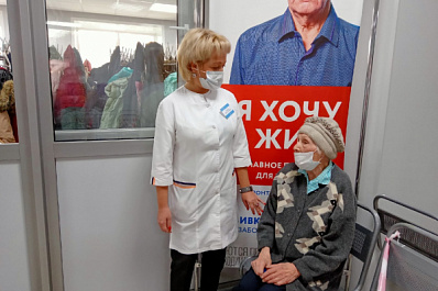 В Самаре начал работу новый пункт вакцинации от коронавируса в медколледже им. Ляпиной