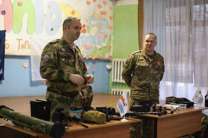 Ветераны спецоперации встретились с самарскими школьниками
