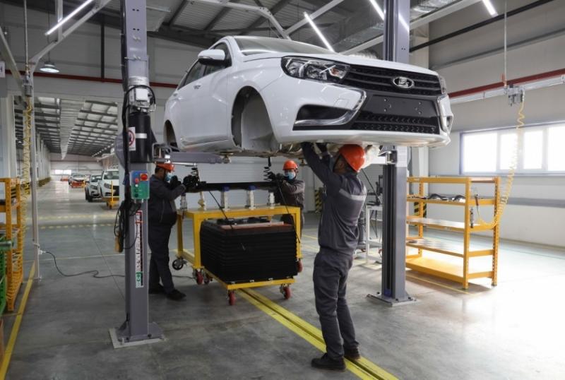 АВТОВАЗ в пятый раз продлевает выплаты для привитых от коронавируса сотрудников