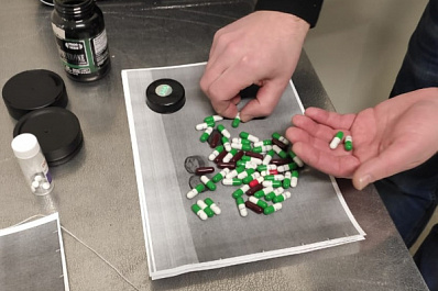 В аэропорту Самары поймали контрабандиста с запрещенными препаратами