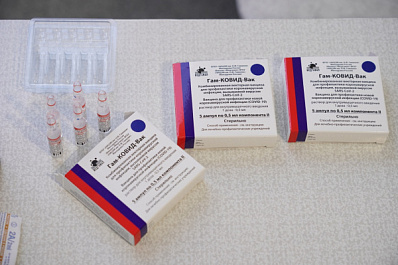 Эксперт рассказал о влиянии прививки от COVID-19 на генетический код человека