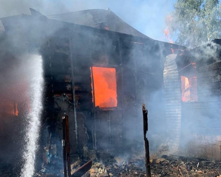 В Самарской области загорелся частный дом на 150 "квадратах"