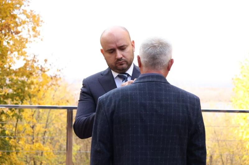 Вячеслав Федорищев вручил государственные награды жителям Самарской области "За содействие Вооруженным силам Российской Федерации"