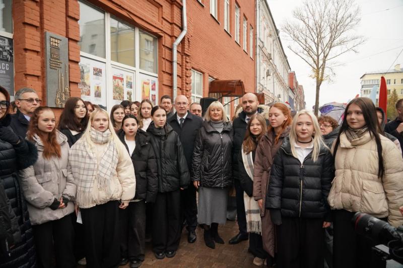 Обеспечивали связь между фронтом и тылом: в Самаре увековечили память о деятельности ТАСС в годы войны