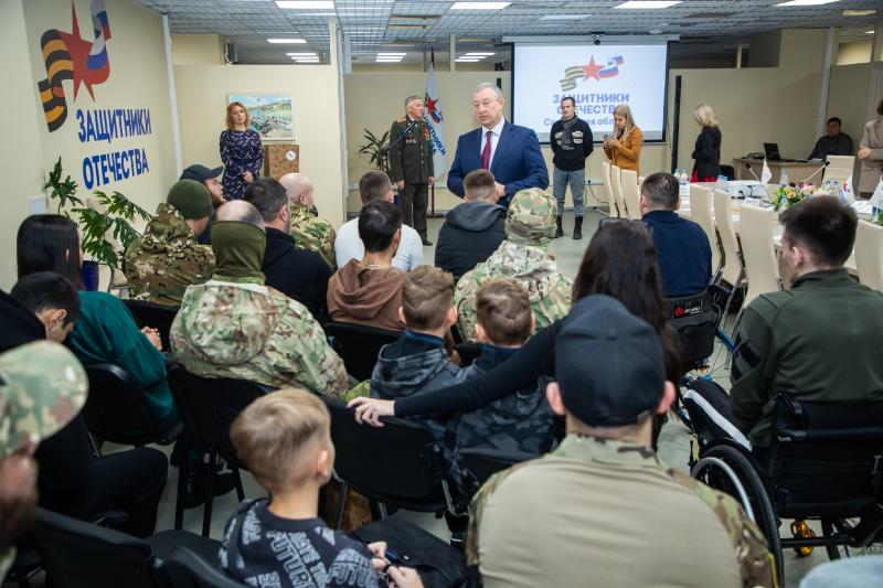 67 участников специальной военной операции из Самарской области получили удостоверения ветерана боевых действий