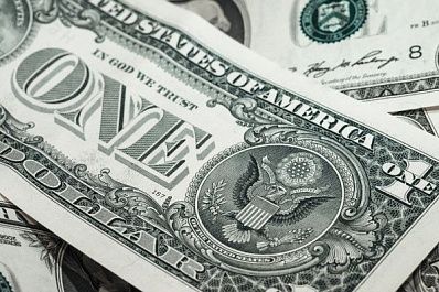Курс доллара опустился ниже 58 рублей впервые с 2018 года