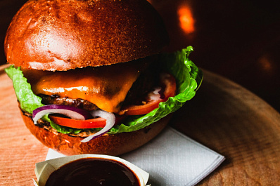 Эксперты рассказали, почему все вредное кажется вкусным