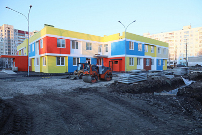 Глава Самары проверила строительство детских садов и школы на 5-й Просеке