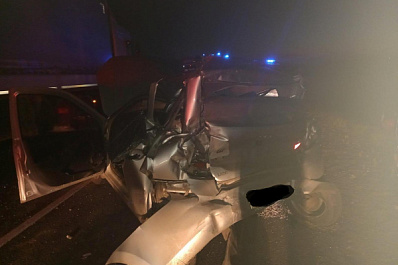 В Самарской области лихач на грузовике влетел в колонну машин на трассе