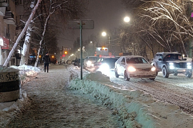 В Промышленном районе Самары приставы заставили жителей демонтировать шлагбаум