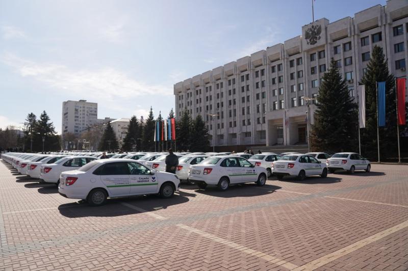 87 новых LADA Granta пополнили автопарк медучреждений региона