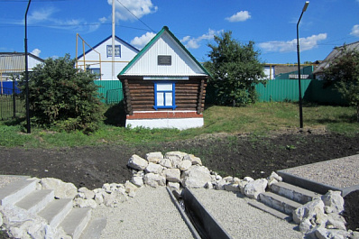 В селе Камышла облагородили территорию около родника Варлан 