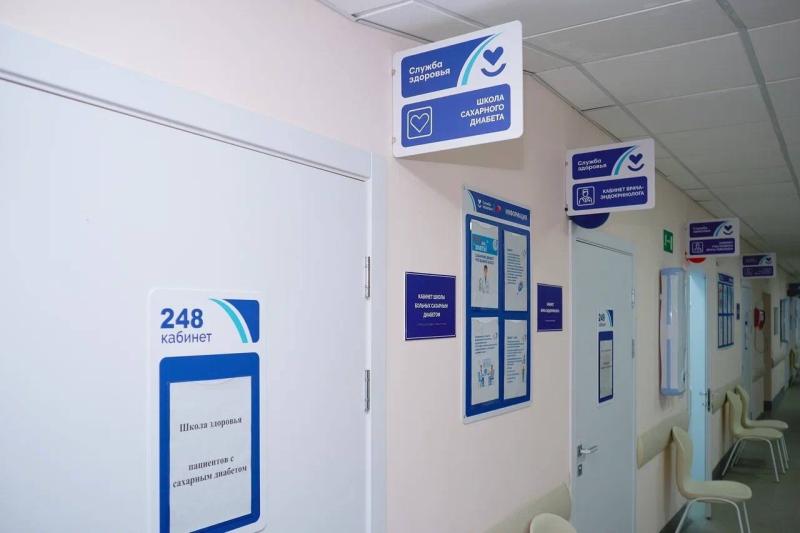 Вячеслав Федорищев оценил качество новой поликлиники в Смышляевке