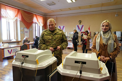 "Проголосовать за будущее страны - наша святая обязанность": супруги Колотовкины посетили избирательный участок