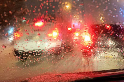 Снежный коллапс на федеральной трассе: машины встали на плотине Жигулёвской ГЭС