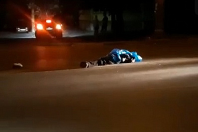 В Самаре автомобиль Niva Chevrolet сбил насмерть пешехода у ТЦ "Колизей" 9 августа 2021 года