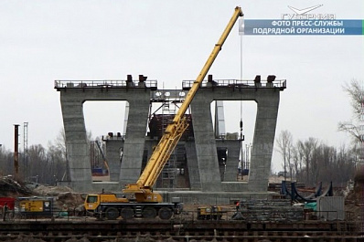 Плюс 224 метра: пролет Фрунзенского моста надвинут на половину
